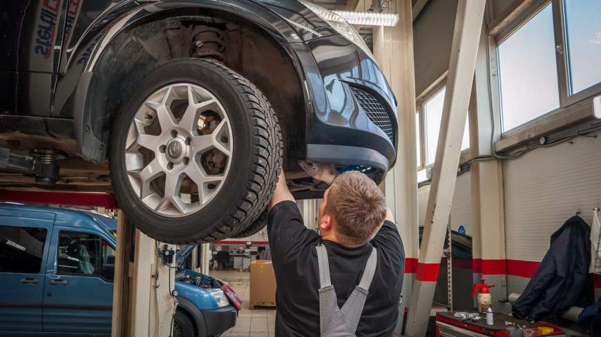 Как обслуживать автомобиль с салона