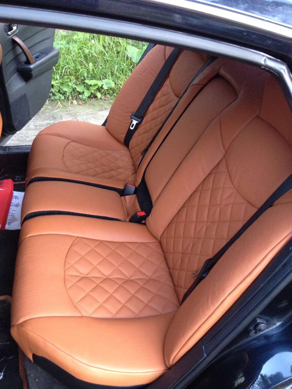 Как обтянуть кожей салон автомобиля своими руками