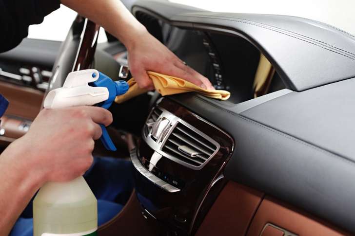 Уборка салона автомобиля