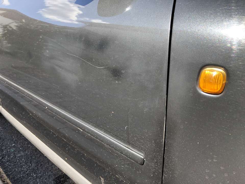 Удаление следов краски с кузова автомобиля